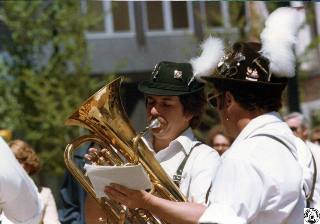 1981 04 15 11 Fayetteville Mall.jpg